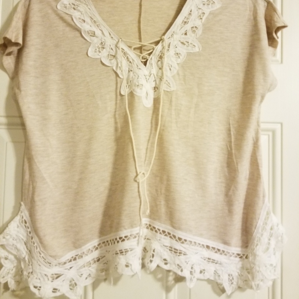 $$Tan Colored laced Eyeshadow Top $$